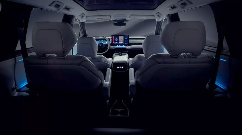 Toyota hé lộ nội thất của mẫu SUV 3 hàng ghế mới, dự kiến ra mắt ngày 10/2